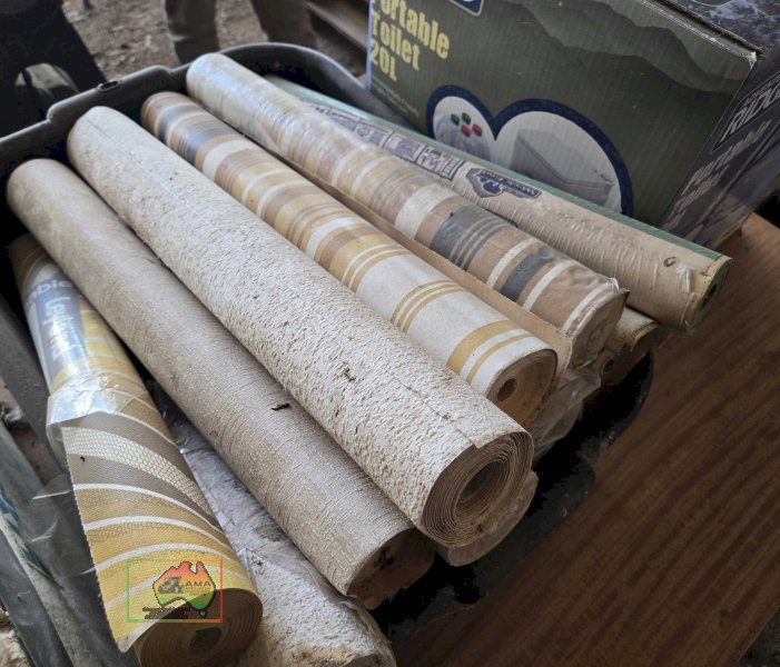 2x Tubs of Wall Paper - photo 4