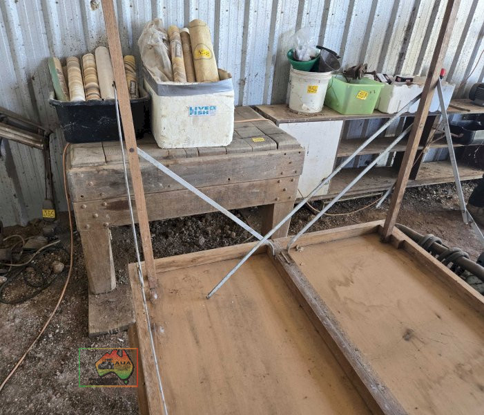 6ft x 3ft Laminex Table & Portable Trestle Table - photo 6