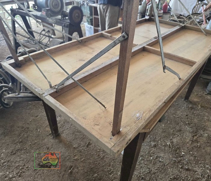 6ft x 3ft Laminex Table & Portable Trestle Table - photo 8