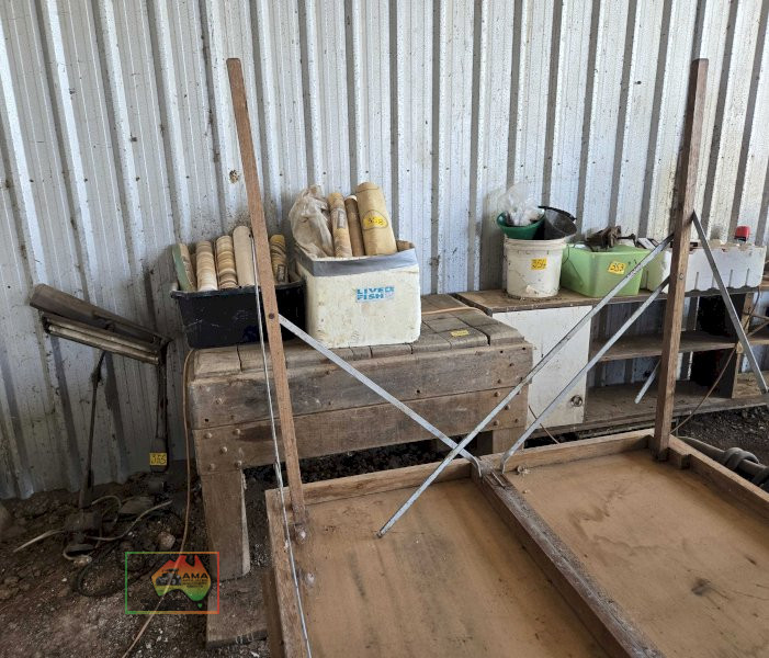 6ft x 3ft Laminex Table & Portable Trestle Table - photo 7