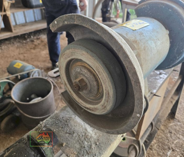 Workshop Grinder & Wire Brush on Steel Frame - photo 3