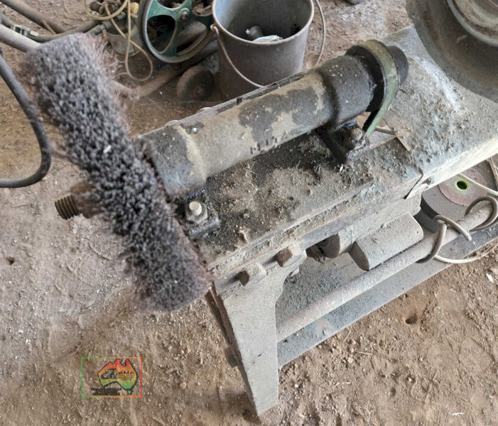 Workshop Grinder & Wire Brush on Steel Frame - photo 4