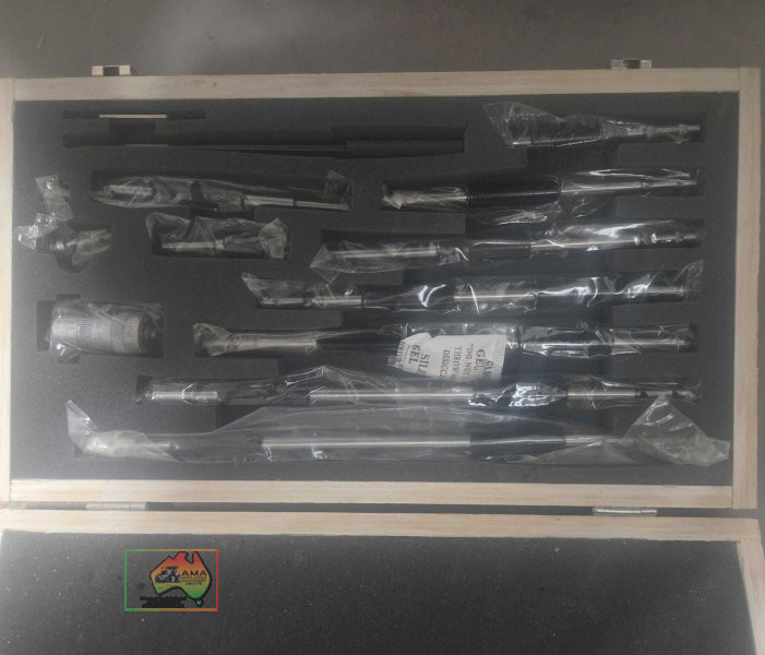 As new Measure max Inside Micrometer / Bore Gauge Set