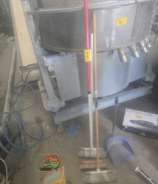 Assorted brooms and dustpan - photo 3