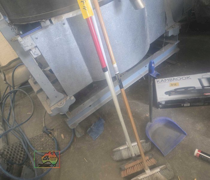 Assorted brooms and dustpan - photo 2