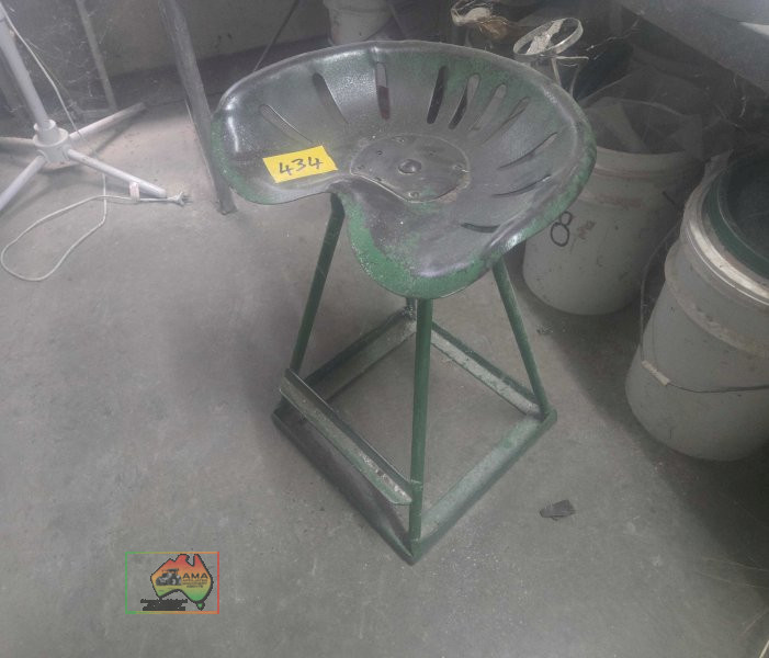 Vintage stool / seat