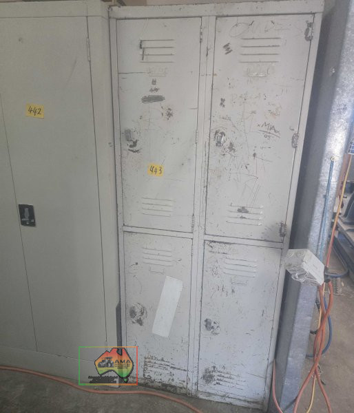 4 shelved school lockers - photo 2