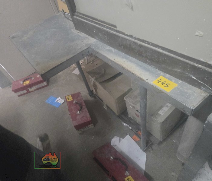 L shaped steel workshop bench on wheels - photo 2