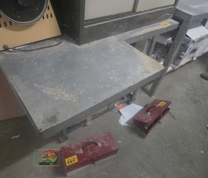 L shaped steel workshop bench on wheels - photo 3