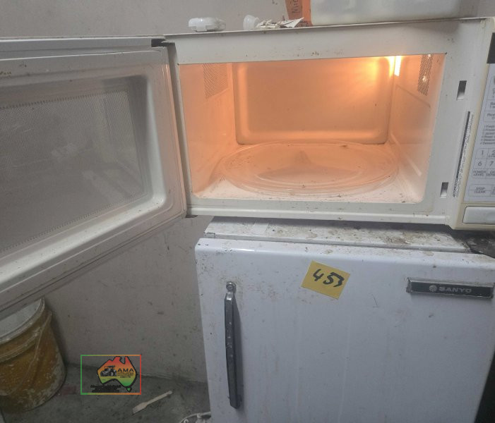 Sharp Carousel Microwave - photo 2