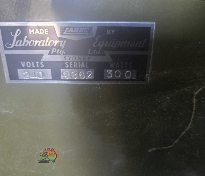 300 watt Labec laboratory drying oven / incubator (#458) - photo 2