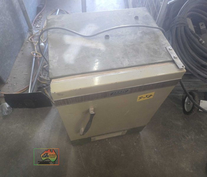 300 watt Labec laboratory drying oven / incubator (#458) - photo 4
