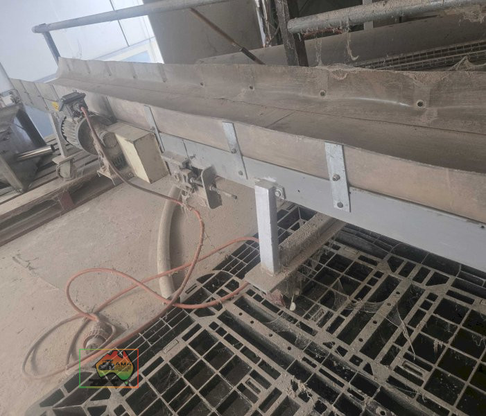 10 foot conveyer on wheeled frame with 3ph motor and drive