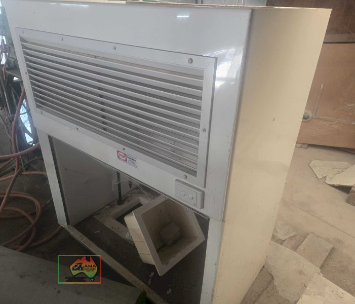 laboratory fume hood / extraction cabinet. - photo 3