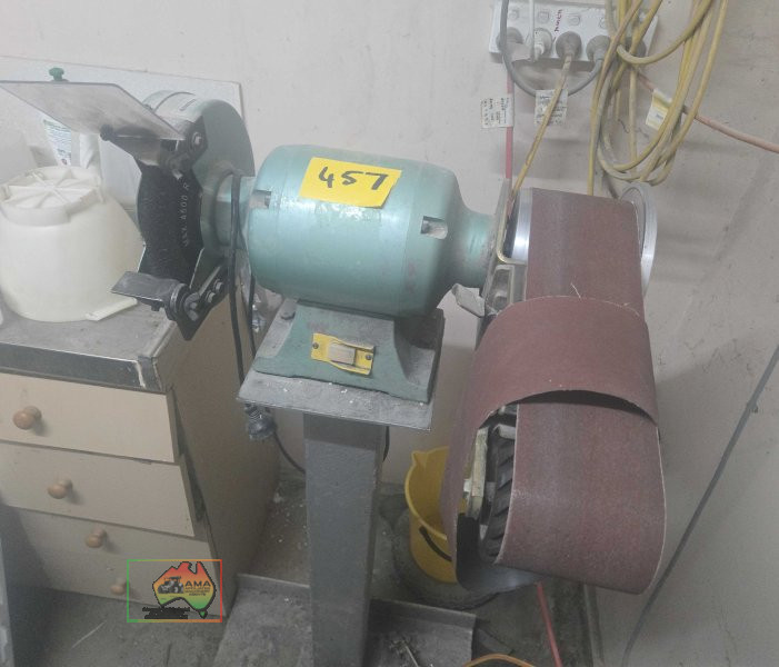 Excellent electric bench sander / wire brush on very solid steel stand