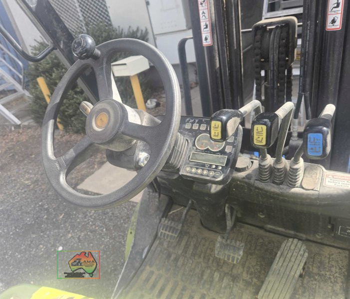 2011 Clarke C25L Gas Forklift - photo 4