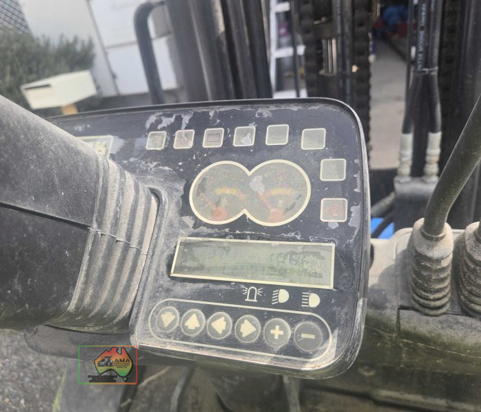 2011 Clarke C25L Gas Forklift - photo 3