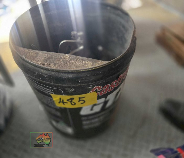 Bucket of assorted vice grips, clamps etc. - photo 3