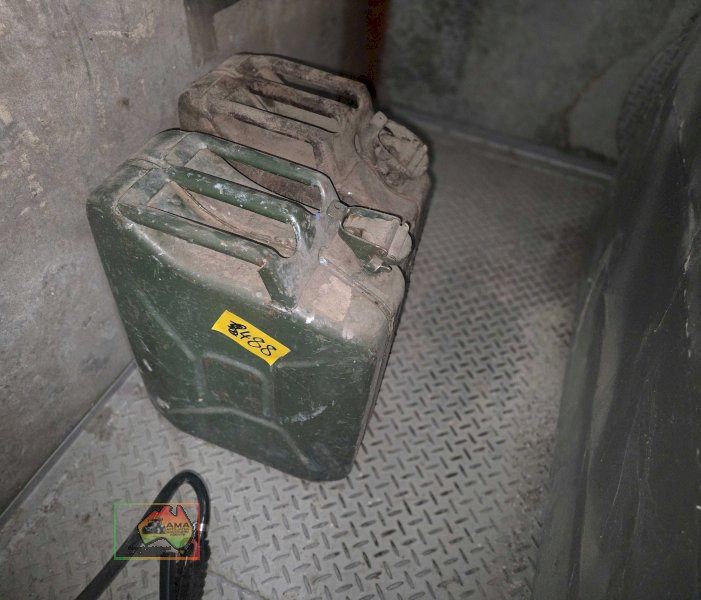 2 x 20L jerry cans
