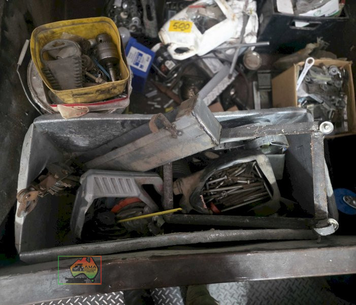 Large quantity of assorted workshop sundries