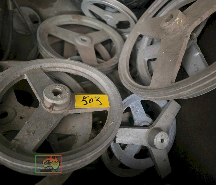 Large quantity of assorted large pulleys (#503) - photo 3
