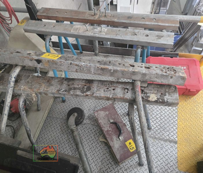 4 x carpenters horses
