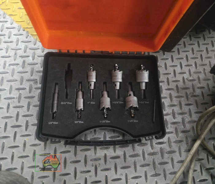 Alcock carbide tipped hole saw set
