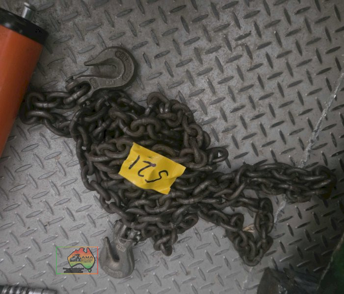 Drag chain with hooks