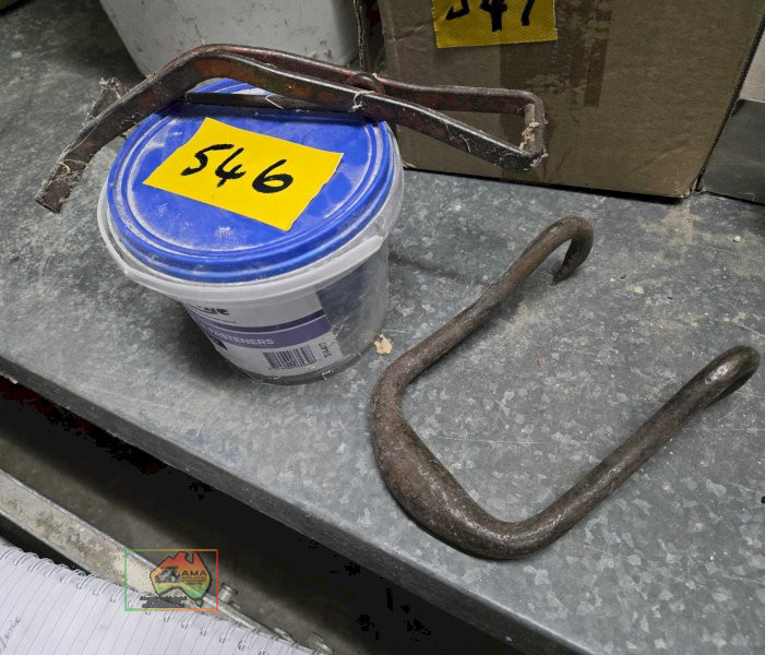 Wool bale staples and drag hook (#546)