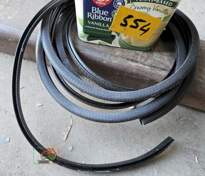 Assortment of heat shrink wrapping, zip ties and sharp edging rubber - photo 2