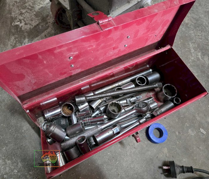 Toolbox of assorted sockets - photo 2