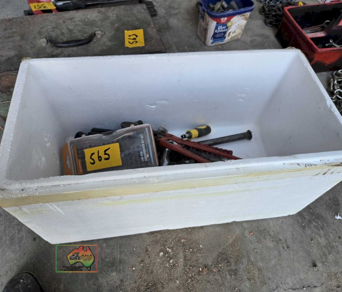 Box of assorted of good quality fencing tools, Stilson etc. - photo 2