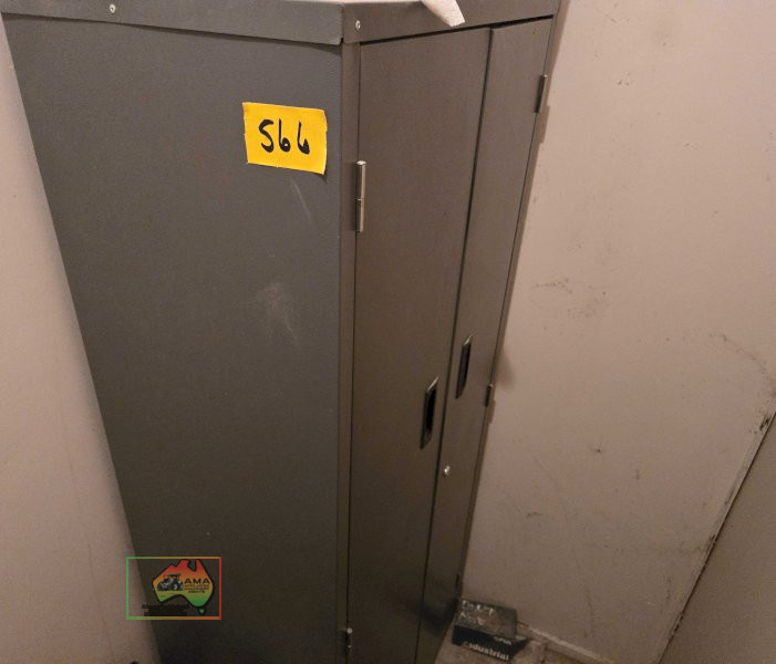 Good quality steel storage cabinet - photo 3