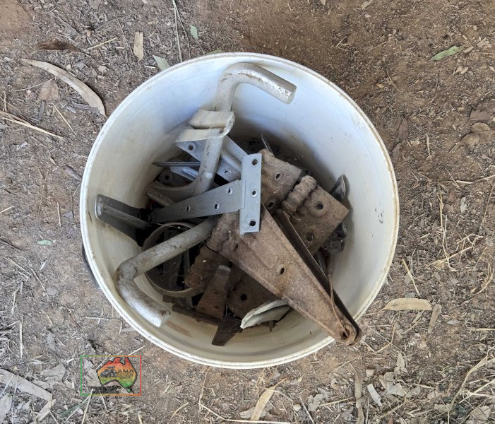 Bucket of Assorted Hinges - photo 3