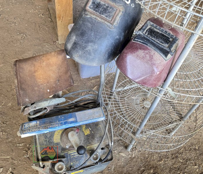 Electric ARC Welder with Rods, Gloves & Helmets - photo 4