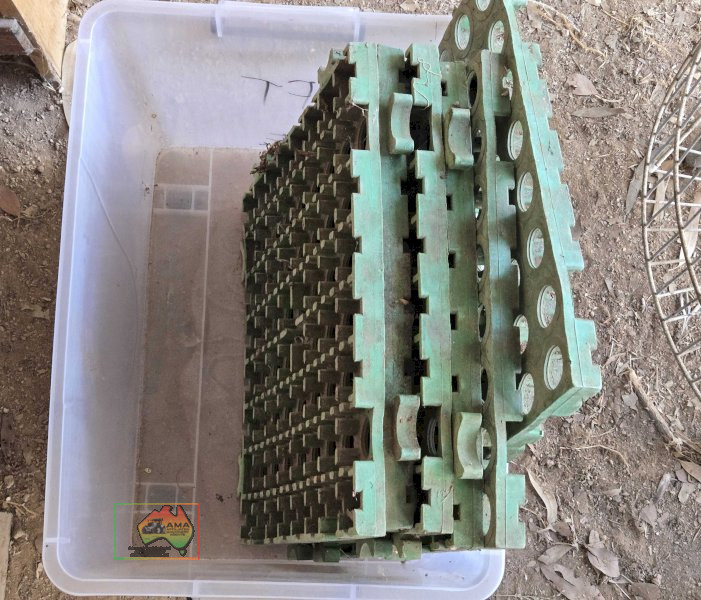 6x Floating Floor Mats in Plastic Tub - photo 3