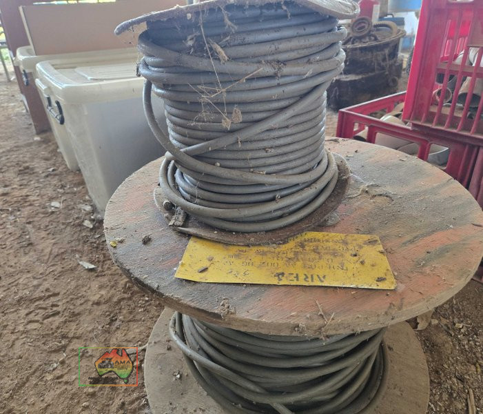 2 Rolls of Long 240v Extension Cable - photo 3