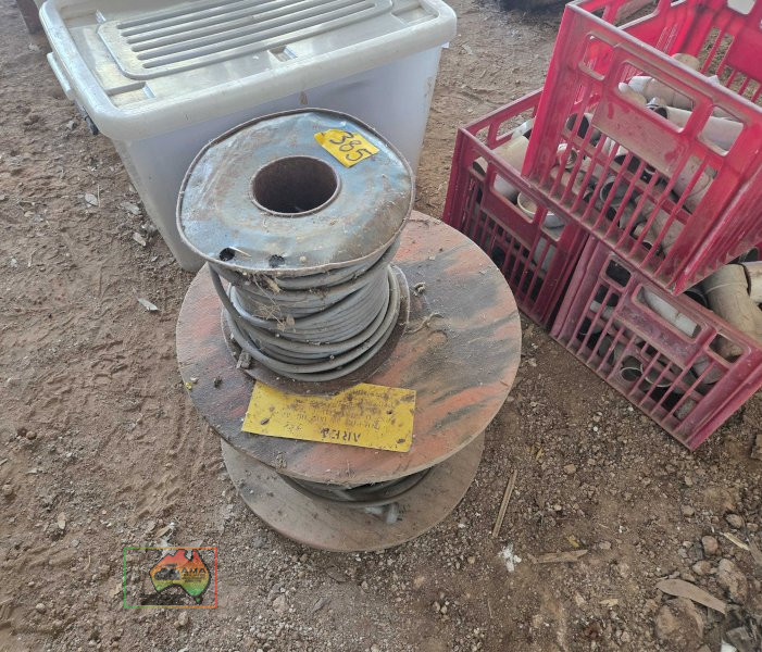 2 Rolls of Long 240v Extension Cable - photo 2