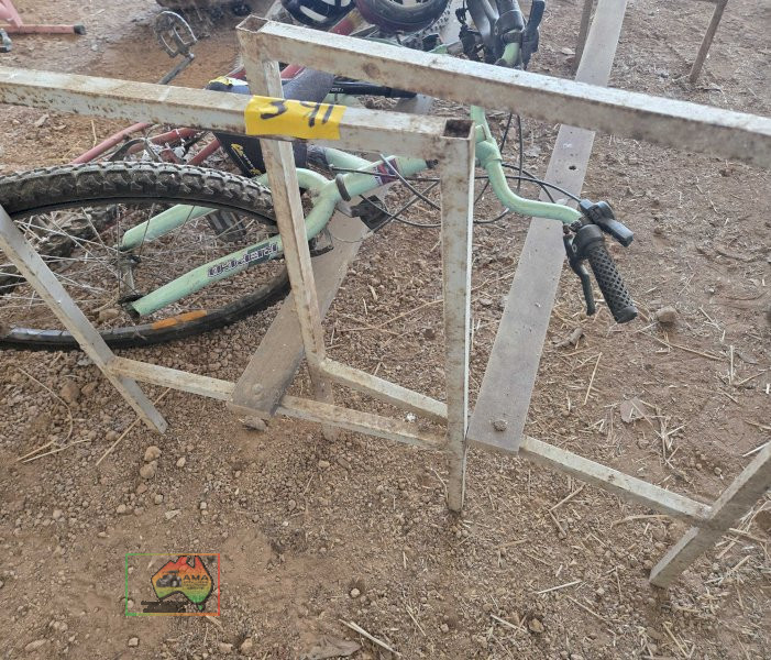 2x W/shop Bench Frames 150cm x 760(H) - photo 4