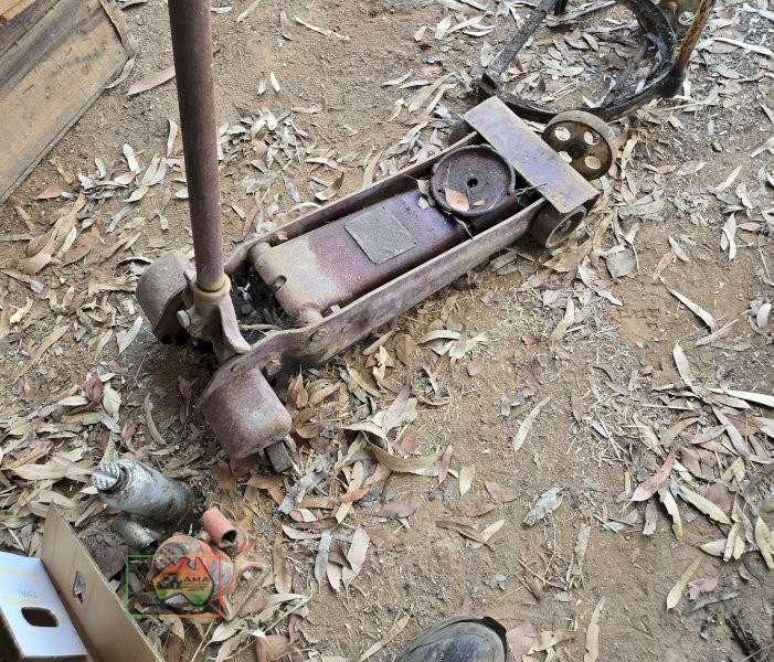 W/shop Trolley Jack & 2 Bottle Jacks - photo 2