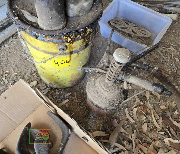 Grease Guns & Oil Can - photo 3