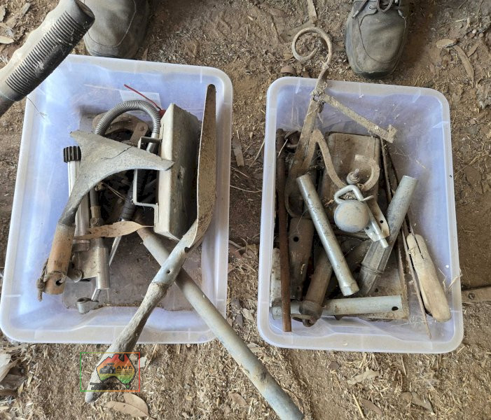 4 Tubs of Assorted Tools - photo 4