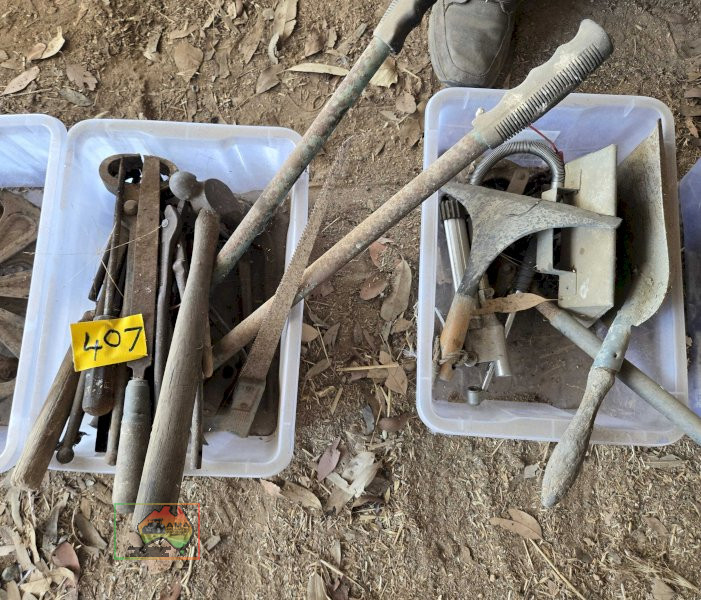 4 Tubs of Assorted Tools - photo 3