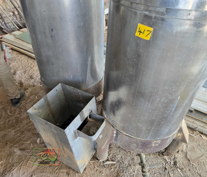 2x Stainless Steel Wine Vats & Square Accumulator - photo 6