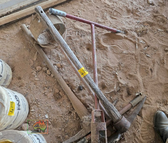 Pick, Maddock & 2 Hand Augers - photo 4