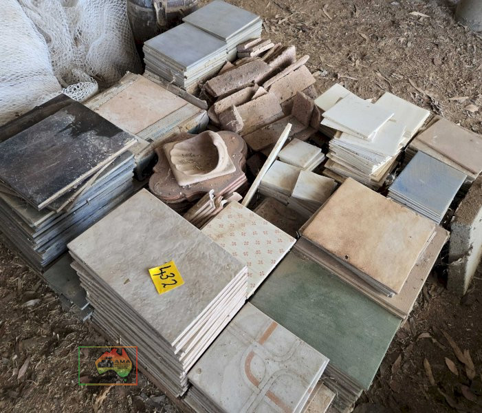 Pallet of Tiles - photo 3