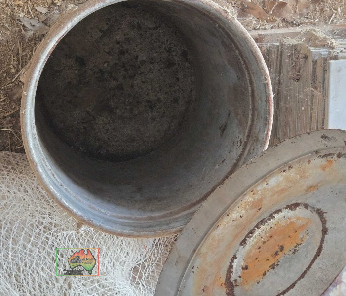 Old Steel Cream Can - photo 3