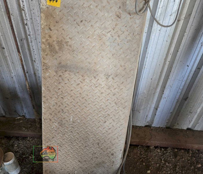 3x Electric Pig Farrowing Blankets/Slabs - photo 3