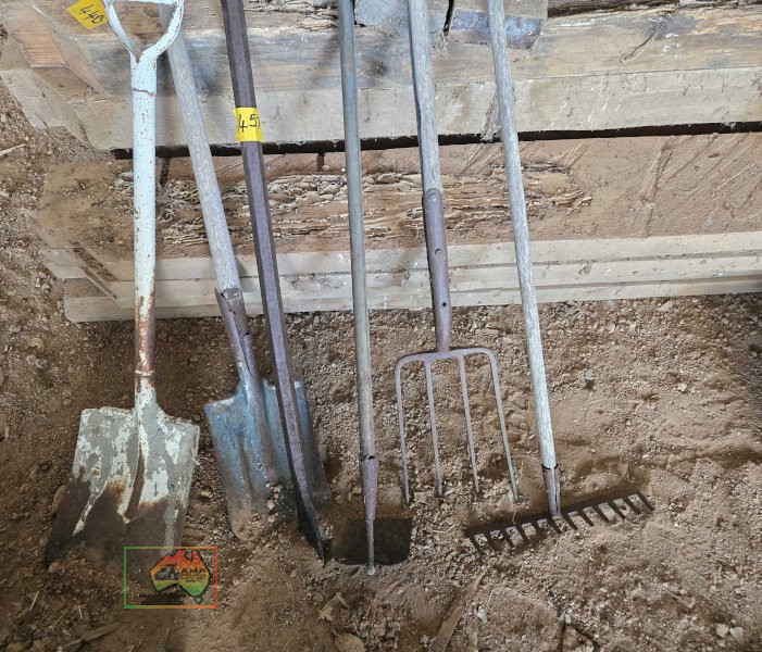 Assorted Garden Tools - photo 3