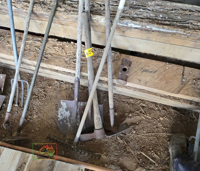Assorted Garden Tools - photo 3